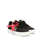 Arrows-embroidered lace-up sneakers