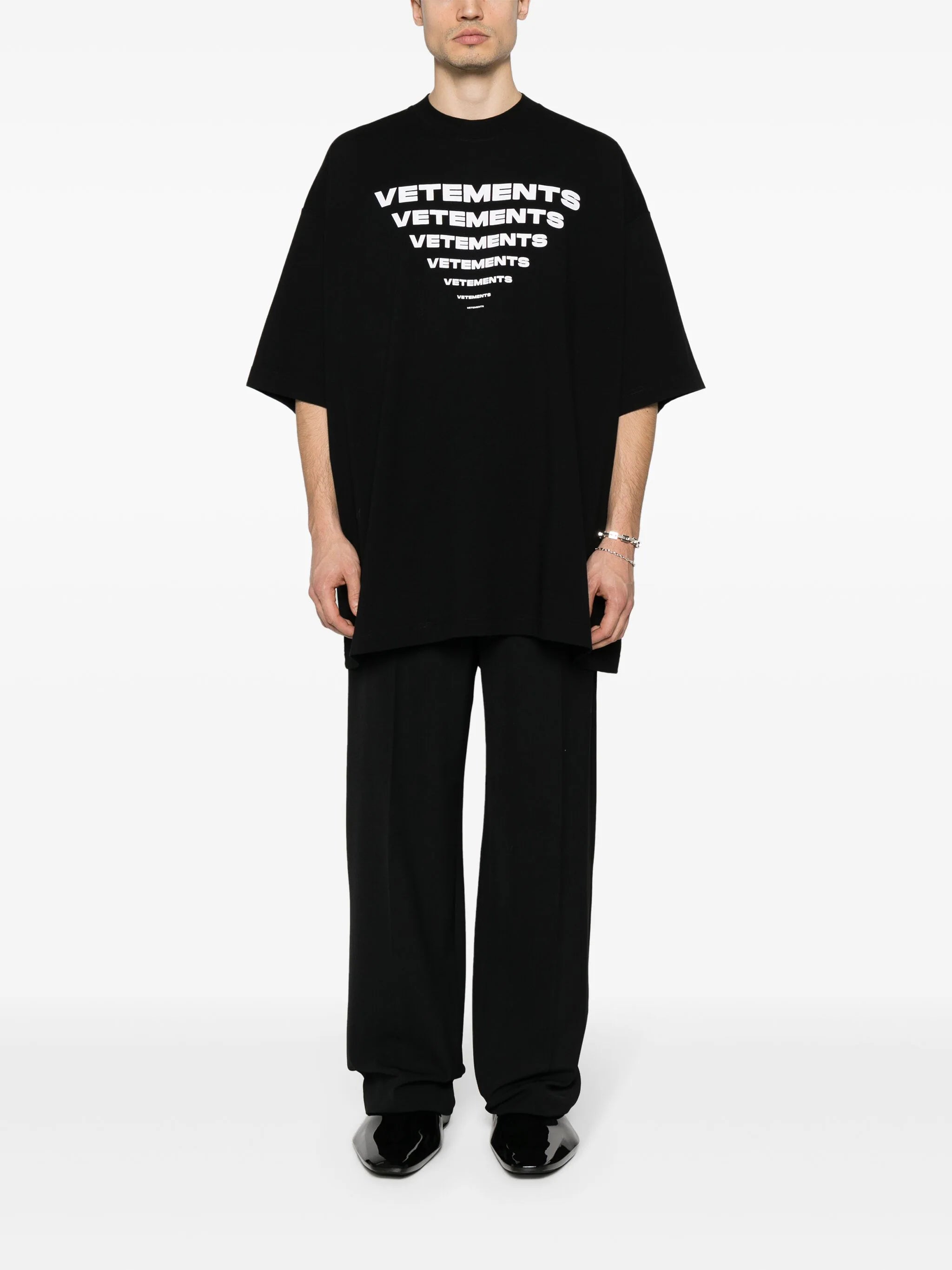 VETEMENTS logo-print cotton T-shirt